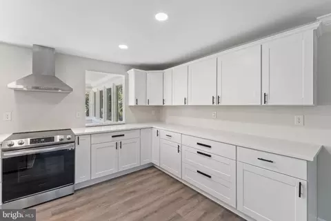 119 N Johnson Rd, Sterling, VA 20164 photo 10