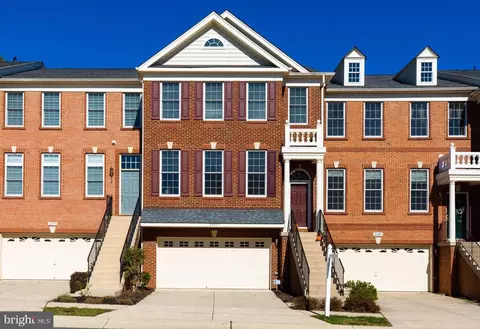 25587 America Sq, Chantilly, VA 20152