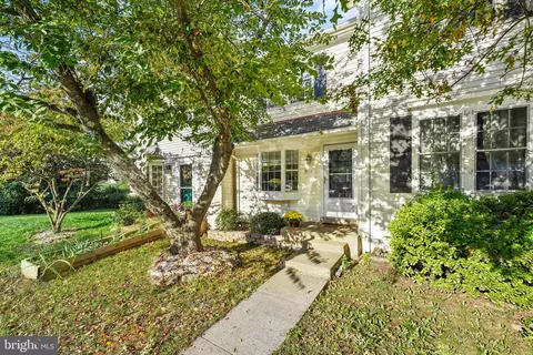 50 Bickel Ct, Sterling, VA 20165