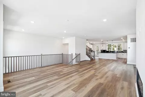 22898 Copper Tree Ter, Ashburn, VA 20148 photo 4