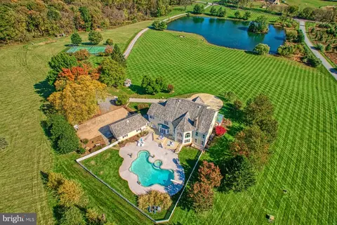 16105 Old Waterford Rd, Paeonian Springs, VA 20129