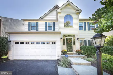 46811 Willowood Pl, Sterling, VA 20165 photo 2