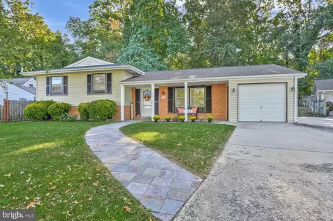 1608 E Madison Ct, Sterling, VA 20164 photo 2