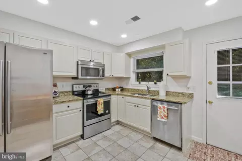 1608 E Madison Ct, Sterling, VA 20164 photo 14