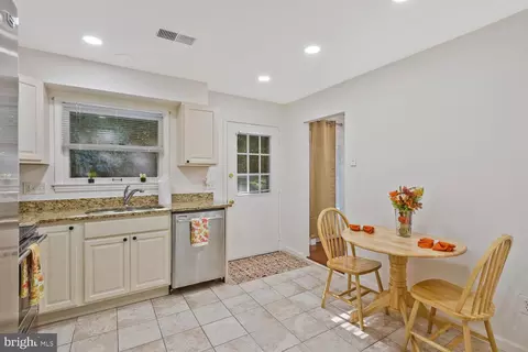 1608 E Madison Ct, Sterling, VA 20164 photo 13