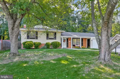 1608 E Madison Ct, Sterling, VA 20164 photo 5