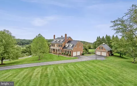 40987 Nestlewood Farm Ln, Paeonian Springs, VA 20129