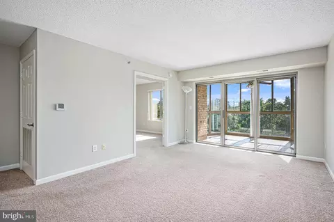 19385 Cypress Ridge Ter #719, Leesburg, VA 20176