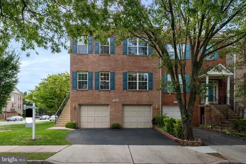 45827 Colonnade Ter, Sterling, VA 20166