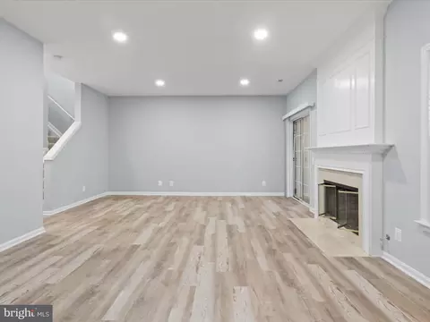 20933 Trinity Sq, Sterling, VA 20165 photo 26