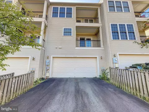 25839 Mews Ter, Chantilly, VA 20152