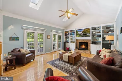 1309 Featherstone Ln NE, Leesburg, VA 20176