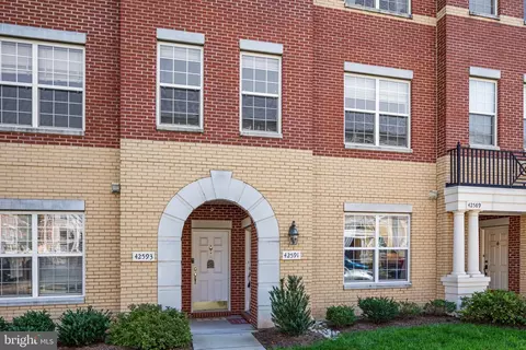 42591 Hollyhock Ter, Brambleton, VA 20148