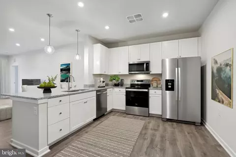 700 Mount Airy Ter NE #106, Leesburg, VA 20176