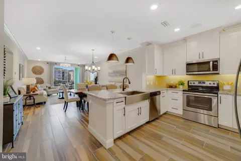 700 Mount Airy Ter NE #303, Leesburg, VA 20176