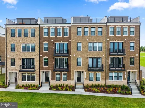 42740 Dalcarnia Ter, Ashburn, VA 20147