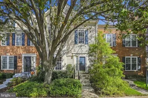 44036 Kings Arms Sq, Ashburn, VA 20147