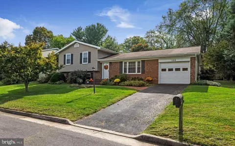 106 Peach Tree Ct, Hamilton, VA 20158