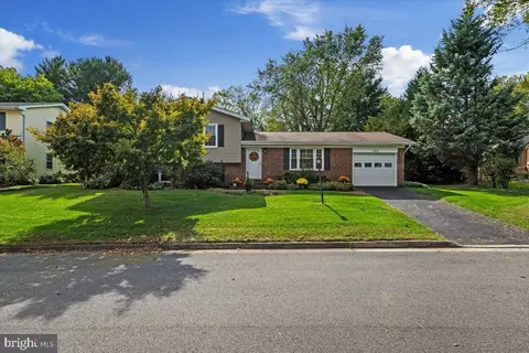 106 Peach Tree Ct, Hamilton, VA 20158 photo 3