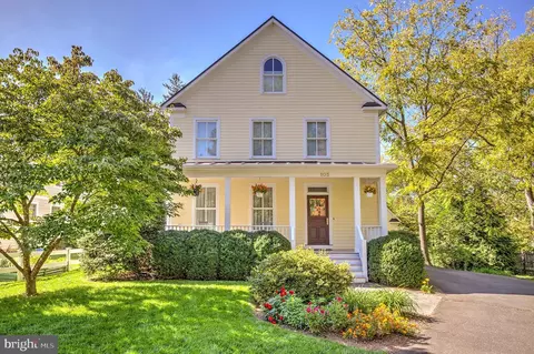 105 N 28th St, Purcellville, VA 20132