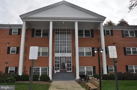 120 6 Washington St NE #12, Leesburg, VA 20176
