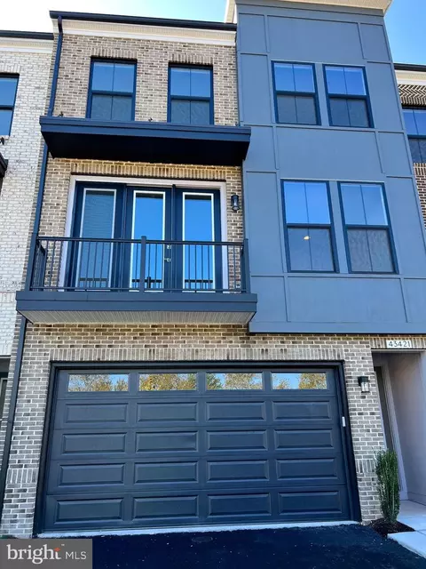43421 Farringdon Sq, Ashburn, VA 20148