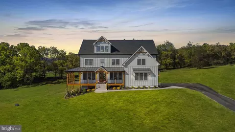 34813 Apple Pride Ct, Round Hill, VA 20141
