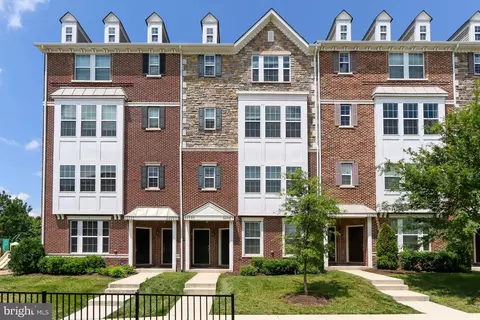 44087 Peirosa Ter, Chantilly, VA 20152