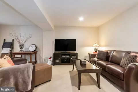 43474 Blacksmith Sq, Ashburn, VA 20147 photo 32