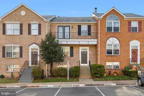 21103 Chandler Ct, Sterling, VA 20164