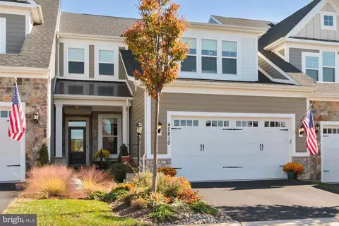 42810 Crane Meadows Sq, Ashburn, VA 20148
