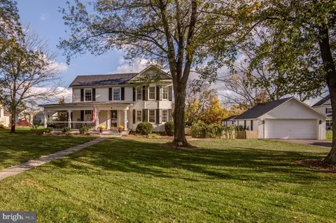 9 S Loudoun St, Lovettsville, VA 20180