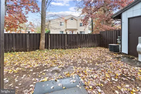 214 Willow Ter, Sterling, VA 20164 photo 29