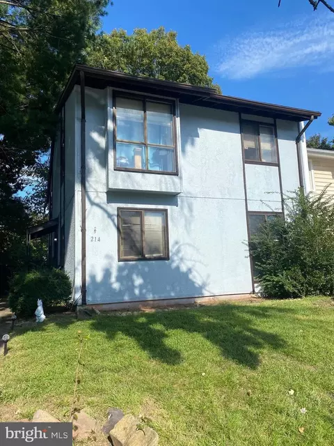 214 Willow Ter, Sterling, VA 20164 photo 3