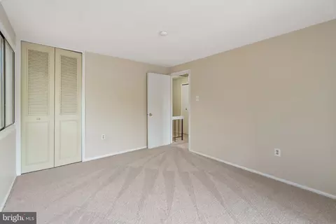214 Willow Ter, Sterling, VA 20164 photo 4