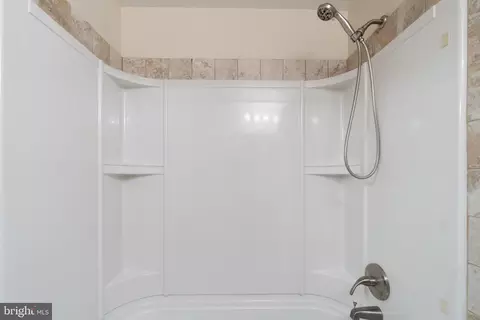 214 Willow Ter, Sterling, VA 20164 photo 10