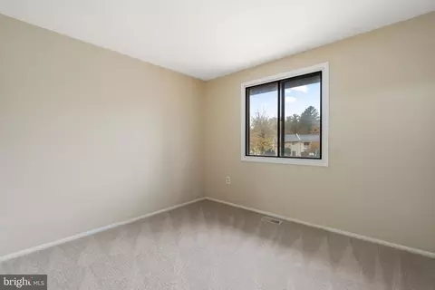 214 Willow Ter, Sterling, VA 20164 photo 6