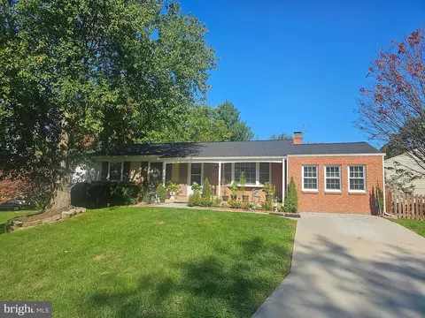 414 Dodd Dr NW, Leesburg, VA 20176