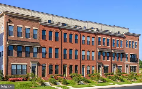 23140 Horseshoe Trail Sq, Ashburn, VA 20148