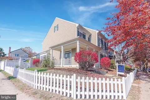 20385 Bowfonds St, Ashburn, VA 20147