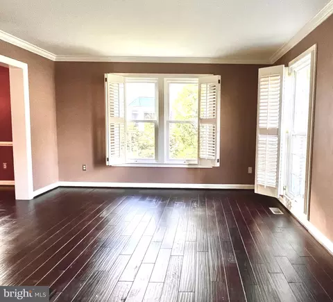 43183 Hunt Manor Ct, Ashburn, VA 20147 photo 9
