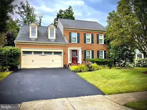 43183 Hunt Manor Ct, Ashburn, VA 20147