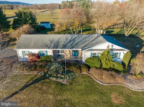 38010 Nixon Rd, Hillsboro, VA 20132