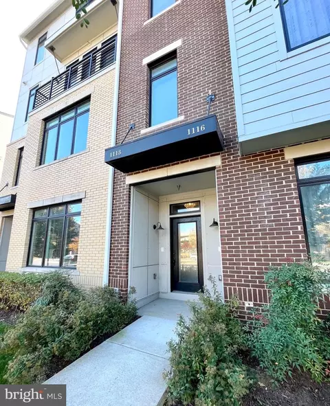 1118 Ribbon Limestone Ter SE, Leesburg, VA 20175