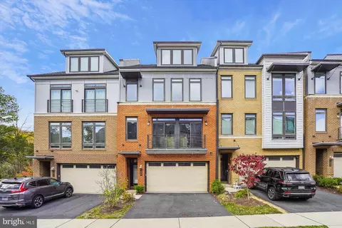 1809 Yellow Garnet Ter SE, Leesburg, VA 20175