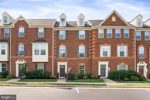 25711 Clairmont Manor Sq, Aldie, VA 20105