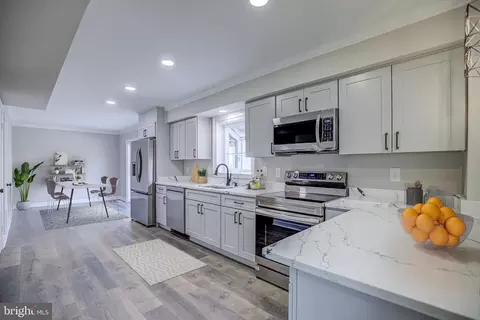 203 Keyes Ct, Sterling, VA 20164 photo 9