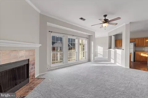 672 Gateway Dr SE #606, Leesburg, VA 20175