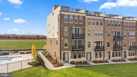 42746 Dalcarnia Ter, Ashburn, VA 20147