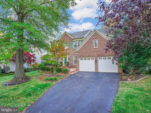 605 Meade Dr SW, Leesburg, VA 20175